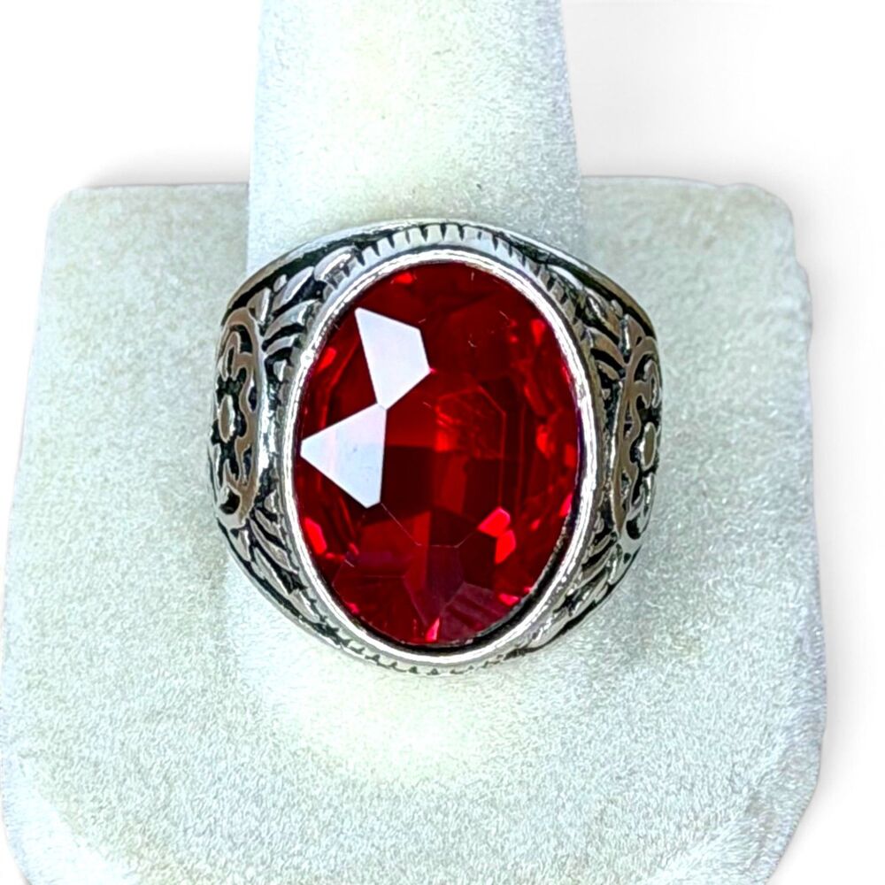 Ornate Red Gemstone Fashion Ring